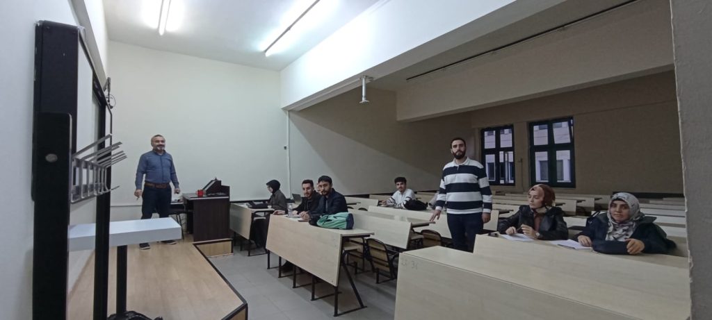 İlahiyat Fakültesinde Atölye Destek Eğitimleri Devam Ediyor